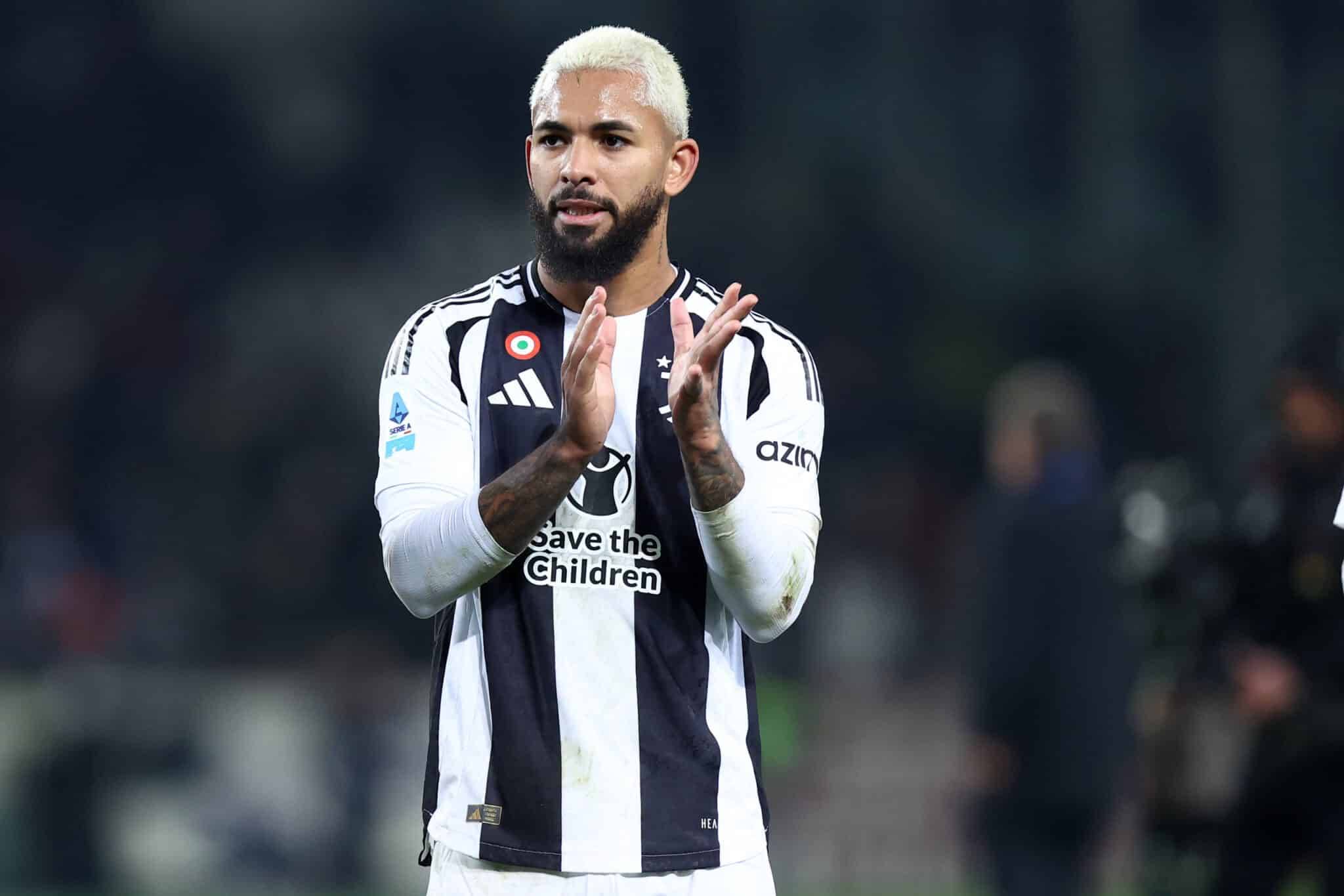 堵更衣室门口骂裁判，比利亚雷亚尔CEO小罗伊格被停赛半个月（围堵更衣室口怒斥裁判，比利亚雷亚尔CEO小罗伊格遭禁赛半月）