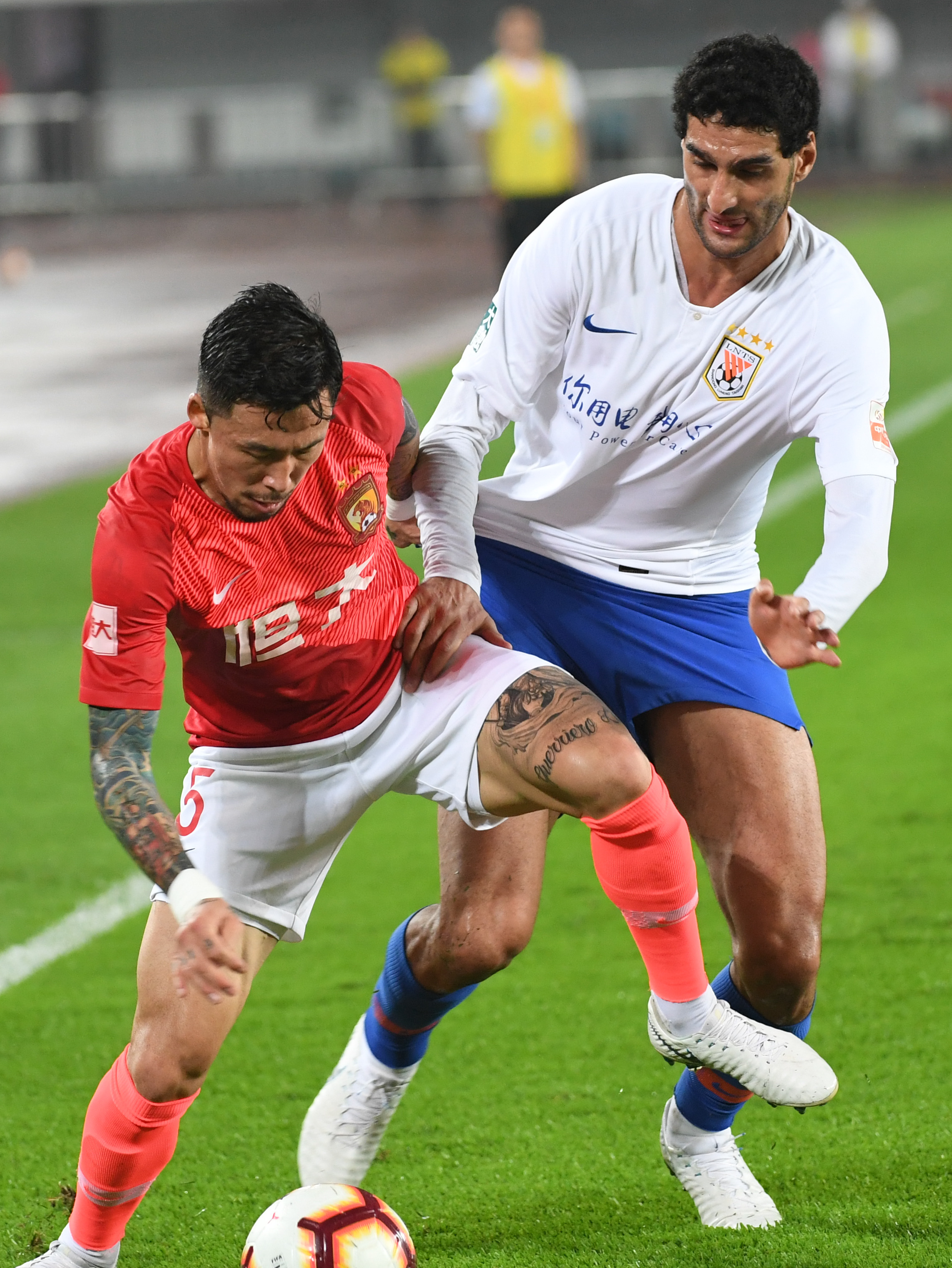 阿隆索听劝！首发拿掉1主力，皇马3-0差榜首1分，西甲2强争冠（阿隆索改阵见效！首发弃用一主力，皇马3-0追至仅差1分，西甲双雄争冠）