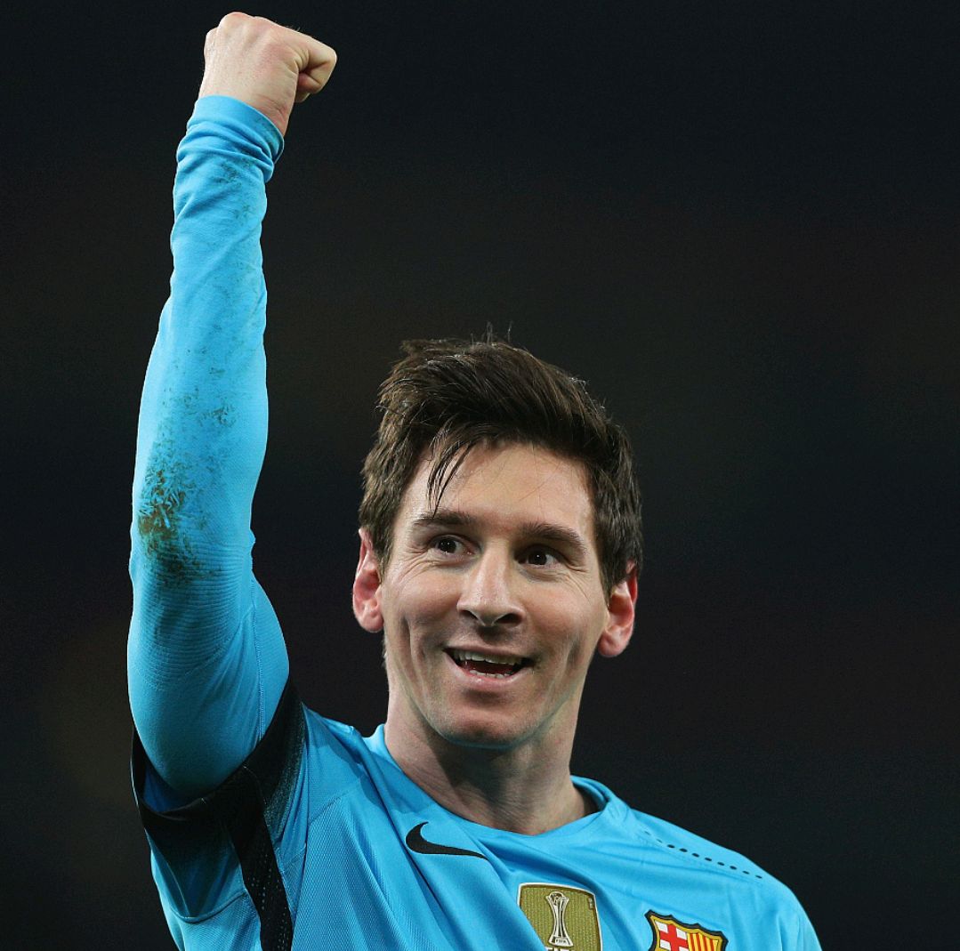 向余望谈冲超：感谢球迷和教练团队这一年的努力，我们做到了（向余望谈冲超成功：感谢球迷与教练组一年付出，我们完成目标）