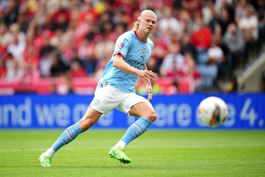 阿隆索：罗德里戈在禁区里倒地，裁判没看回放挺让人惊讶的（阿隆索：罗德里戈禁区倒地，裁判未回看VAR令人意外）